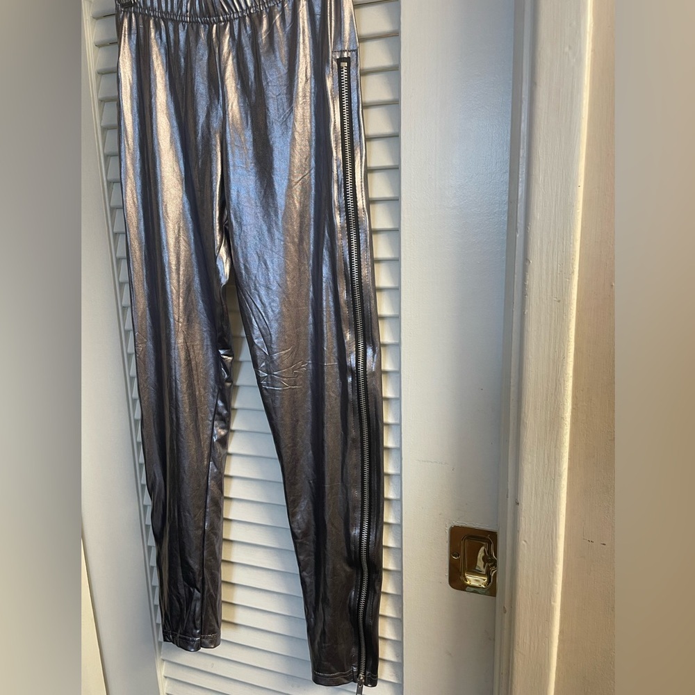 RARE Y2K 90’s INDERO Silver Leggings W/Zipper from Hem to Hip. Size S/M